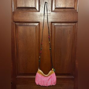 2 Chic chevron crossbody bag